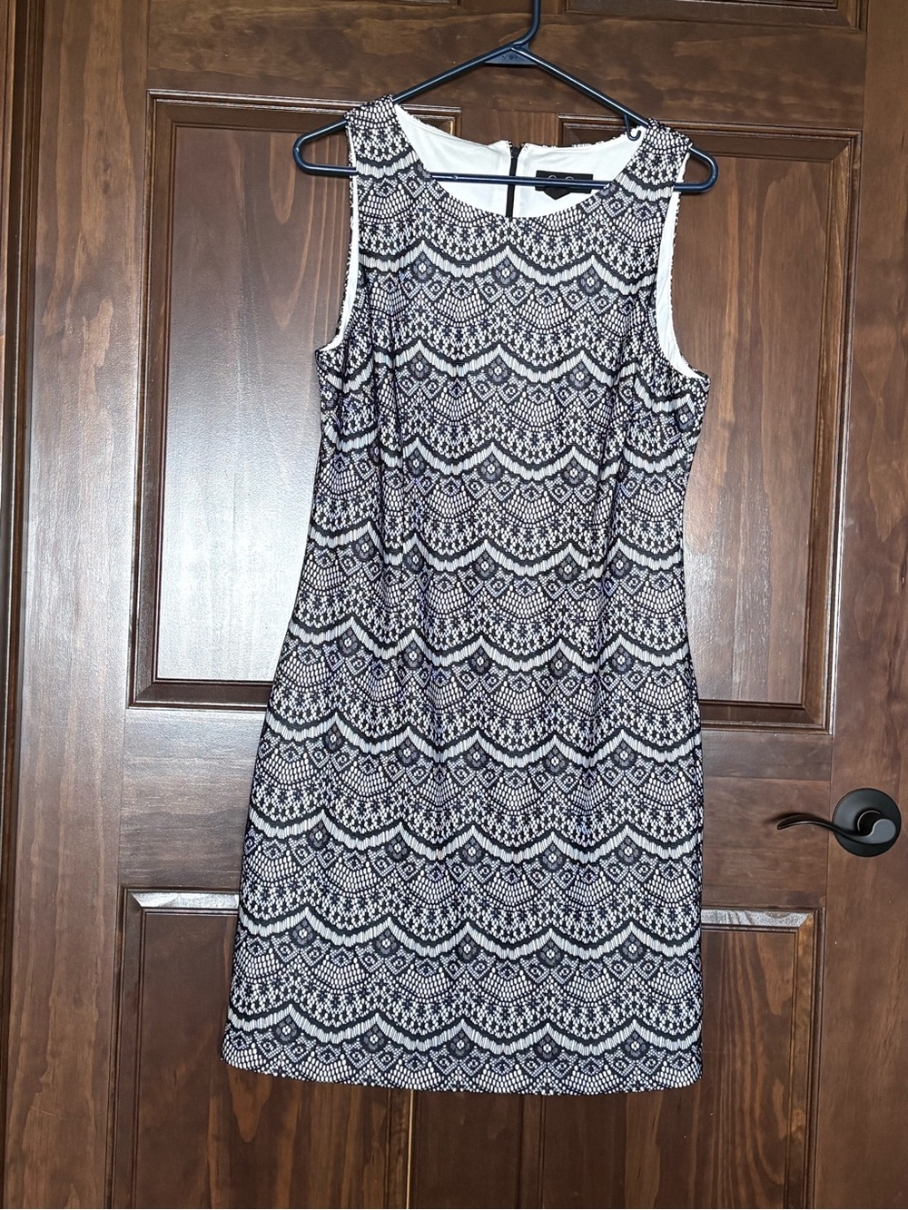 Jessica Simpson Sleeveless Black and White Patterned Shift Dress Size 12